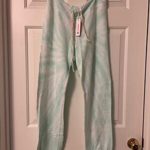 Sundry Green Cropped Pants with Elastic Waistband